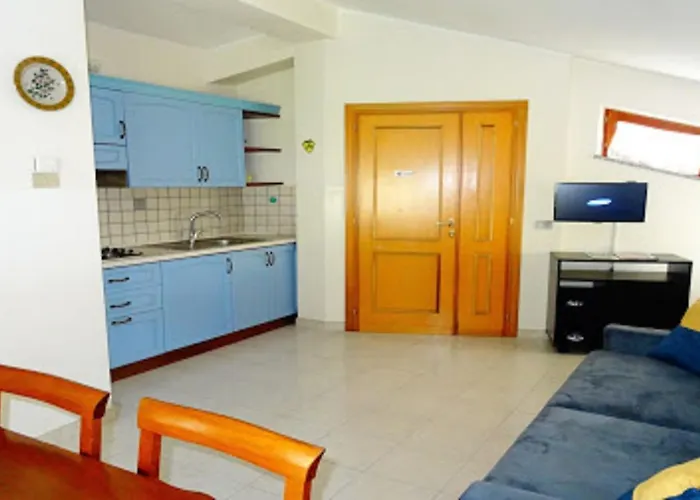 B&b-residence Raggio Di Sole לינה וארוחת בוקר קסטל די סנגרו